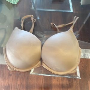 Victoria’s Secret 32 Deedee Beige wire padded bra